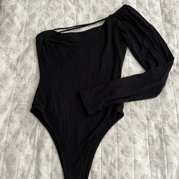 One shoulder bodysuit - Picture 1 of 3